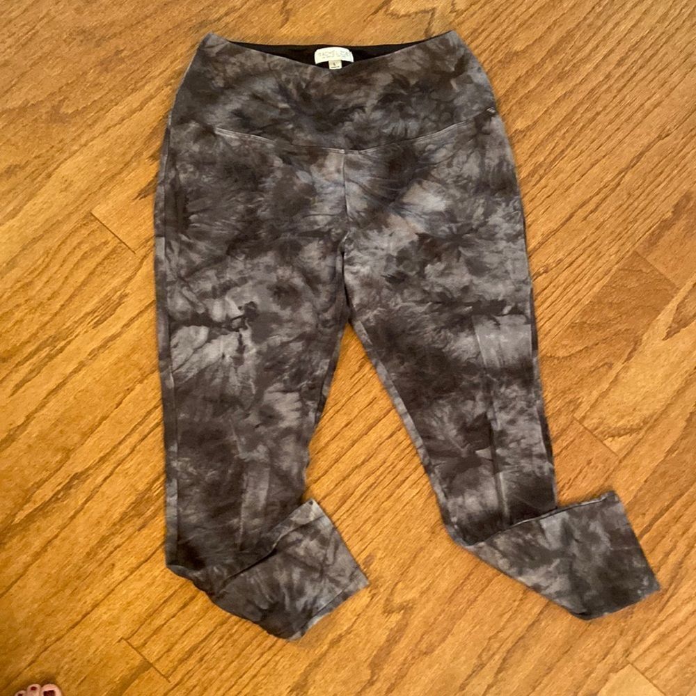 Rachel Zoe size large, tie-dye leggings, black, and gray